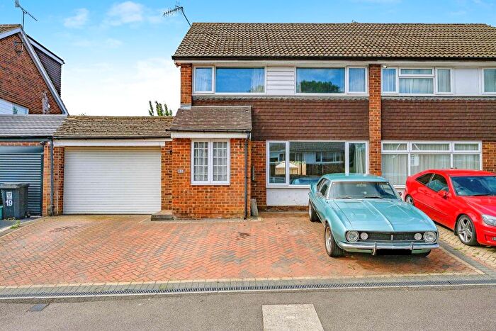 4 Bedroom Semi-Detached House For Sale In Green Dell Way, Hemel Hempstead, HP3