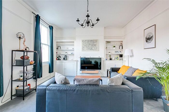 2 Bedroom Flat To Rent In Moore Park Road, London, SW6