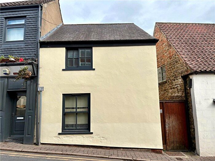 2 Bedroom House For Sale In High Skellgate, Ripon, North Yorkshire, HG4