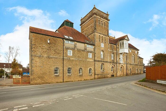 2 Bedroom Flat For Sale In Milford Court, Gillingham, SP8