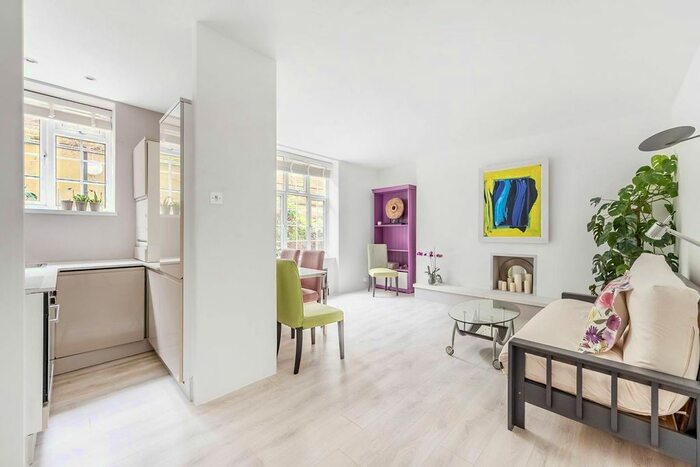 Studio To Rent In Chelsea Manor Street, Chelsea, London, SW3