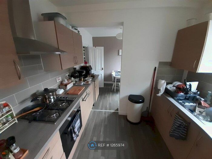 4 Bedroom Detached House To Rent In Saltire Gardens, Manchester M7