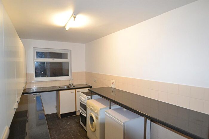 2 Bedroom Flat To Rent In Ravenshurst Avenue, London, NW4