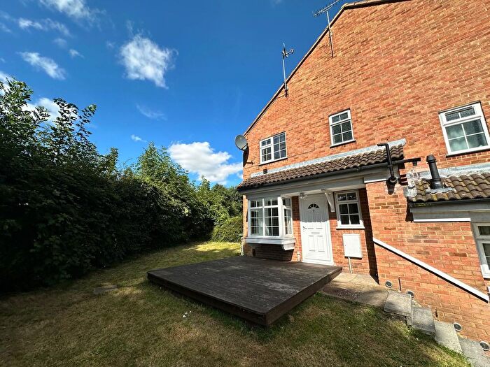 1 Bedroom Terraced House To Rent In Ashdales, St. Albans, AL1