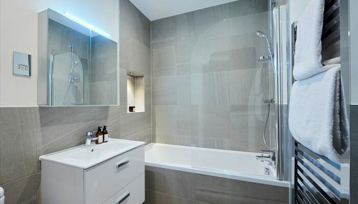 1 Bedroom Flat To Rent In Rainville Road, London, W6