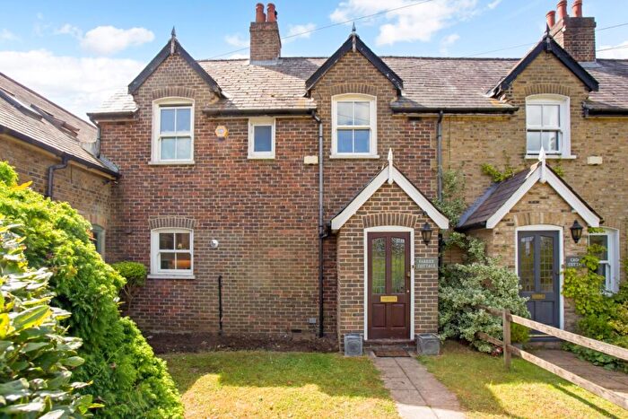 3 Bedroom Cottage To Rent In Marden Park Woldingham, CR3