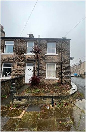2 Bedroom End Of Terrace House To Rent In Cross Church Street, Huddersfield, HD1