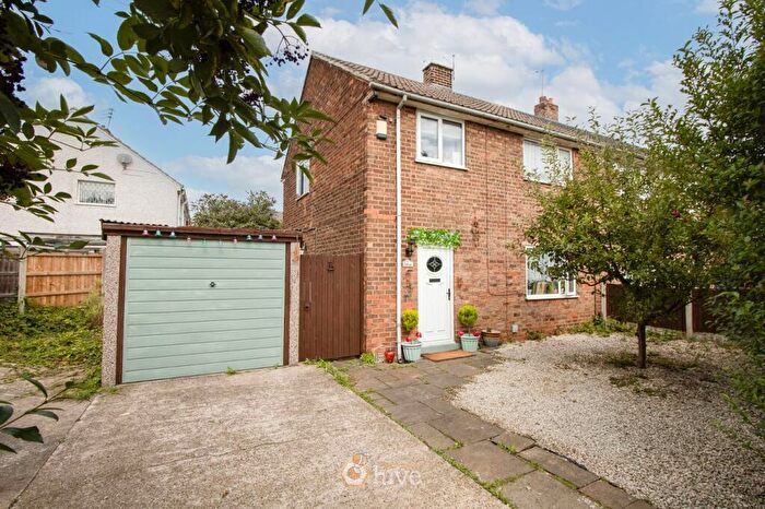 3 Bedroom Semi-Detached House For Sale In Swaith Avenue, Scawthorpe, Doncaster, DN5