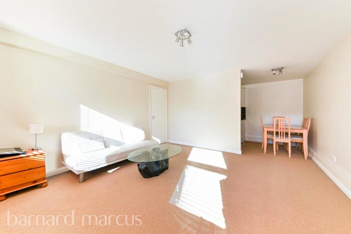 1 Bedroom Apartment To Rent In Portsmouth Road, Thames Ditton, KT7