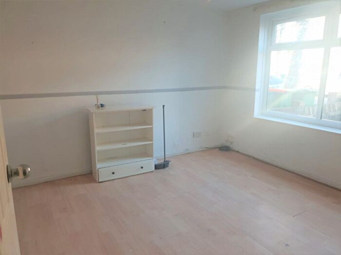 3 Bedroom Terraced House To Rent In Market Street, London, E6