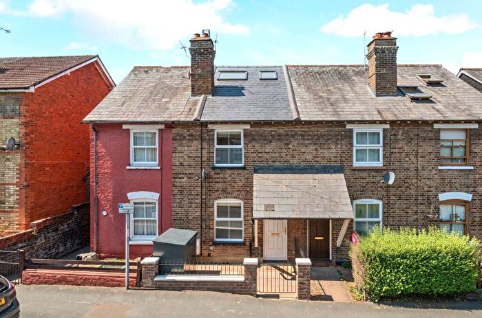 3 Bedroom Terraced House For Sale In Ludlow Road, Guildford, Surrey, GU2