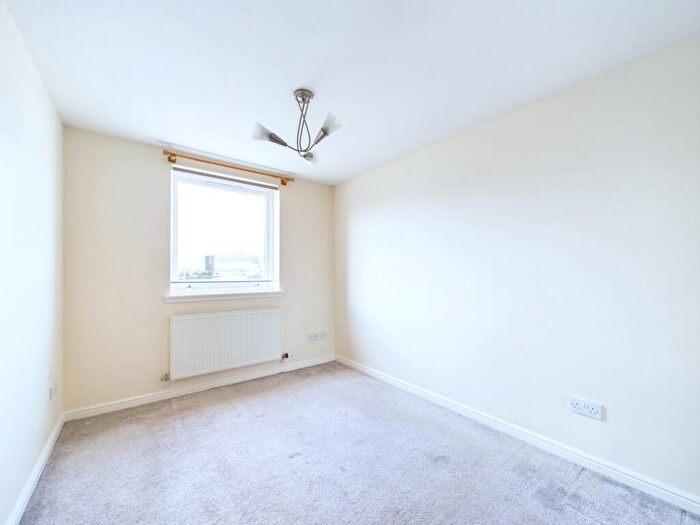 2 Bedroom Apartment To Rent In Ocean Drive, The Shore, Edinburgh, EH6
