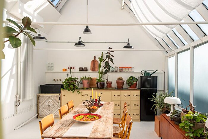 4 Bedroom Mews For Sale In Cambridge Grove Ii, Hove, East Sussex, BN3