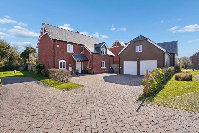 6 Bedroom Detached House For Sale In Anderson Place, East Hanney, OX12
