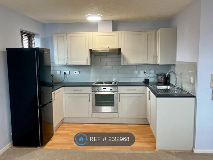 2 Bedroom Flat To Rent In Somerset Hall, London, N17