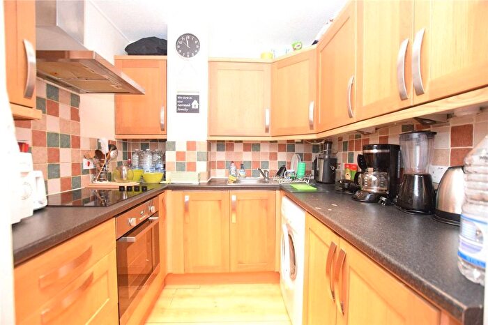 1 Bedroom Flat To Rent In Victoria Court, Queens Road, Watford, WD17