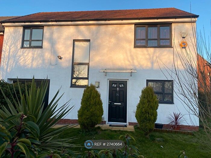 4 Bedroom Detached House To Rent In Delaney Way, Salford, M7