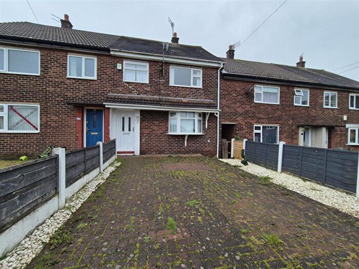3 Bedroom Terraced House To Rent In The Close, Stalybridge, SK15