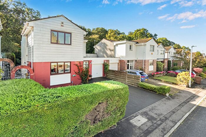 3 Bedroom Detached House For Sale In Barnton Park Avenue, Edinburgh, EH4