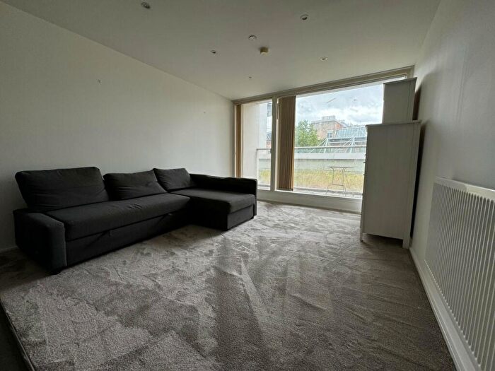 2 Bedroom Flat To Rent In Canal Street, Nottingham, Nottinghamshire, NG1