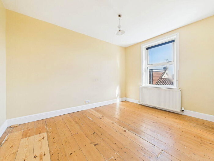 2 Bedroom Cottage For Sale In Alma Street, Lancing, West Sussex, BN15