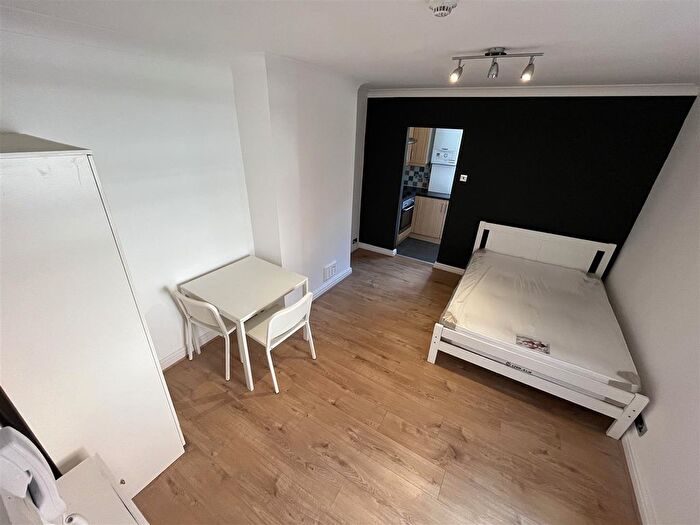 1 Bedroom Studio To Rent In Sandy Grove, Salford, M6