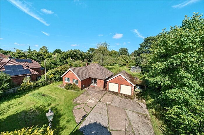 3 Bedroom Bungalow For Sale In Grosvenor Road, Medstead, Alton, Hampshire, GU34