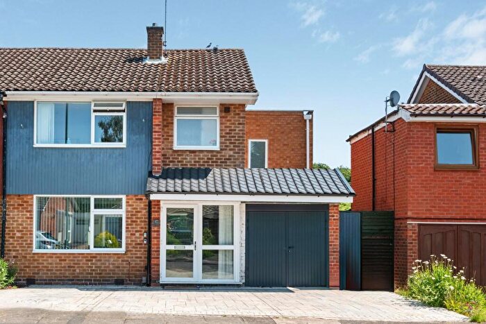 4 Bedroom House To Rent In Wroxham Drive, NG8