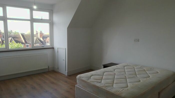 3 Bedroom Flat To Rent In Pinner Road, North Harrow, Harrow, HA1