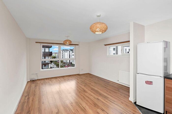 2 Bedroom Flat To Rent In Waterfront Park, Granton, Edinburgh, EH5