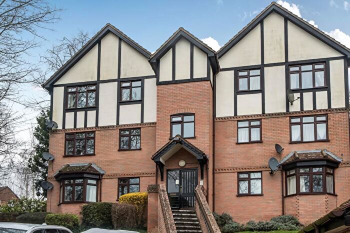 2 Bedroom Flat To Rent In Towers Lea, High Wycombe, HP13