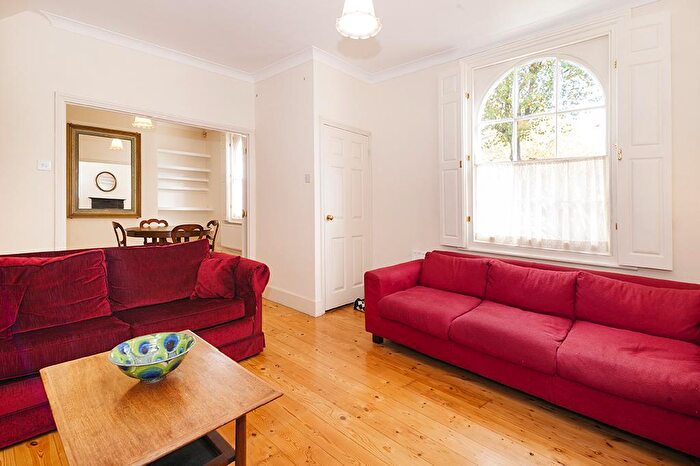 2 Bedroom Terraced House To Rent In White Horse Lane, Stepney, London, E1