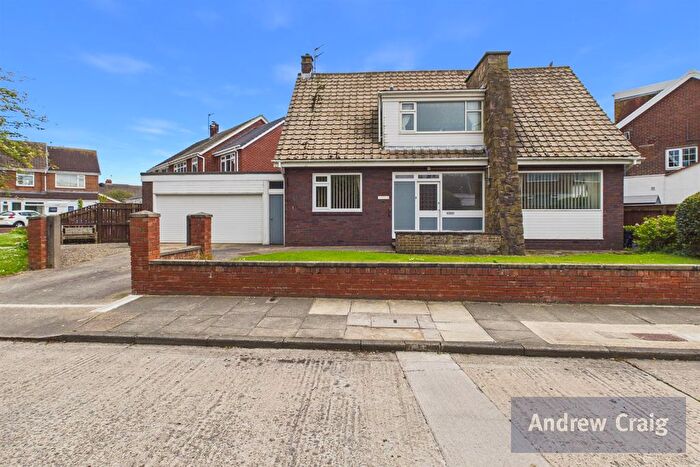 3 Bedroom Detached House For Sale In Lonsdale Avenue, South Bents, SR6
