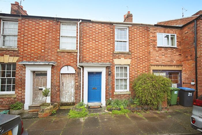 2 Bedroom Terraced House For Sale In Shakespeare Street, Stratford-Upon-Avon, CV37