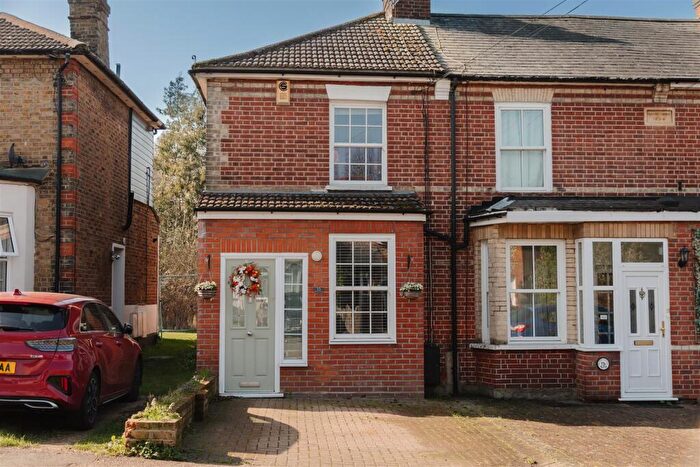 2 Bedroom End Of Terrace House For Sale In Junction Road, Warley, Brentwood, CM14