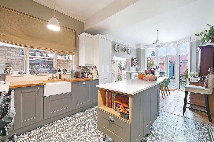 5 Bedroom Terraced House For Sale In Abington Avenue -, NN1