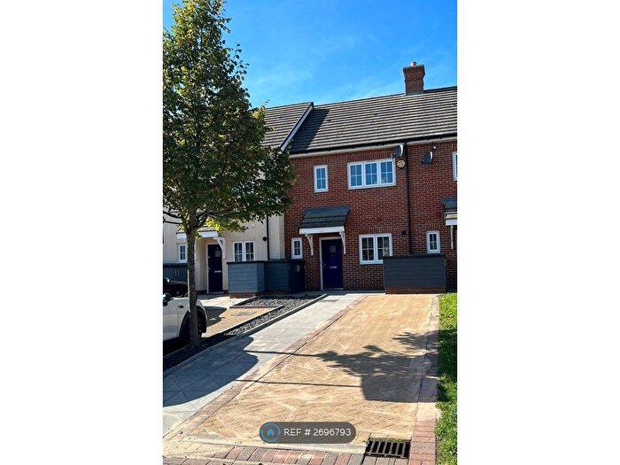 3 Bedroom Terraced House To Rent In Edenbridge Road, Slough, SL2