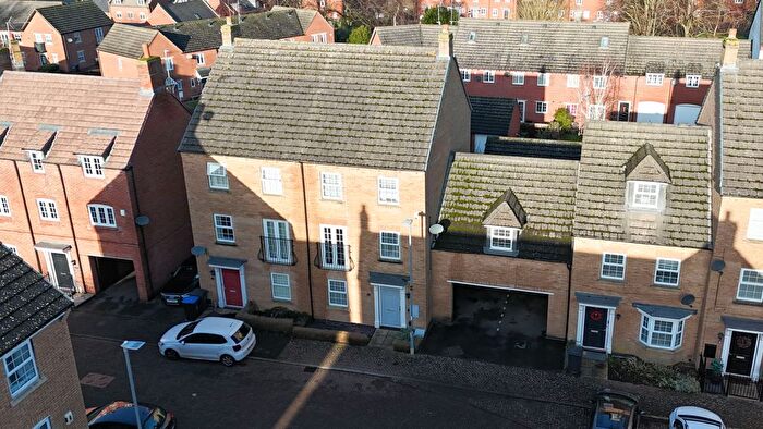 4 Bedroom Town House For Sale In Lady Jane Walk, Scraptoft, Leicestershire, LE7