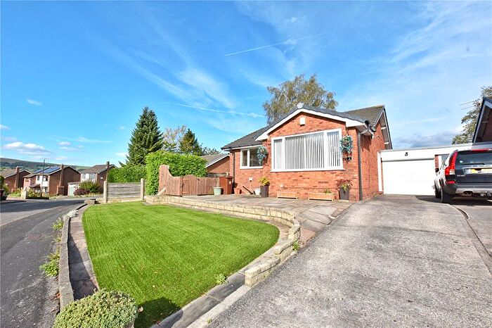 2 Bedroom Bungalow For Sale In Hillside Close, Hadfield, Glossop, Derbyshire, SK13