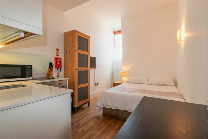 Studio To Rent In Kensington High Street, Kensington, W8