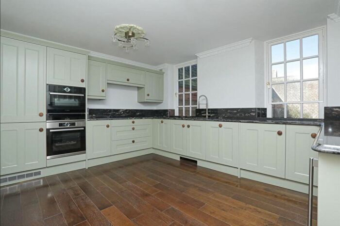 2 Bedroom Flat For Sale In Canterbury Road, Westgate-on-Sea, Kent, CT8