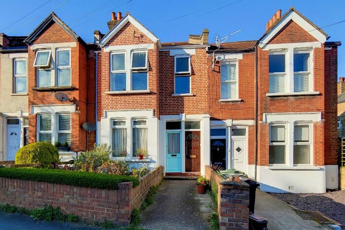 1 Bedroom Flat To Rent In Durban Road, West Norwood, London, SE27