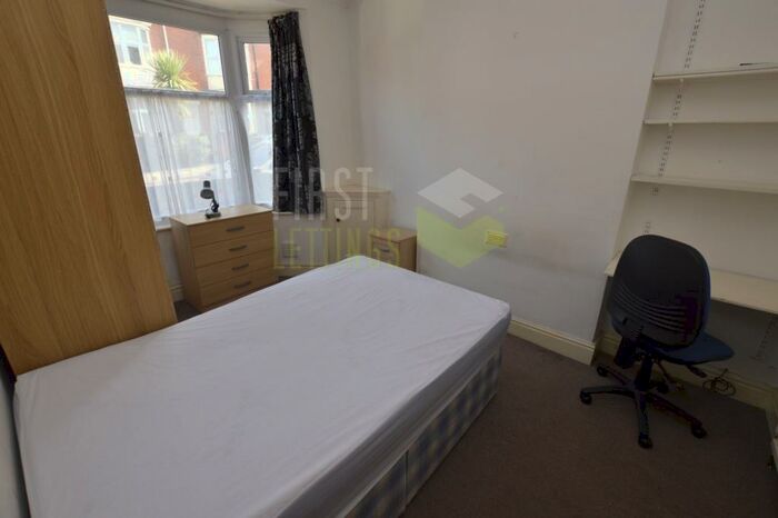 5 Bedroom Terraced House To Rent In Lorne Road, Leicester, LE2