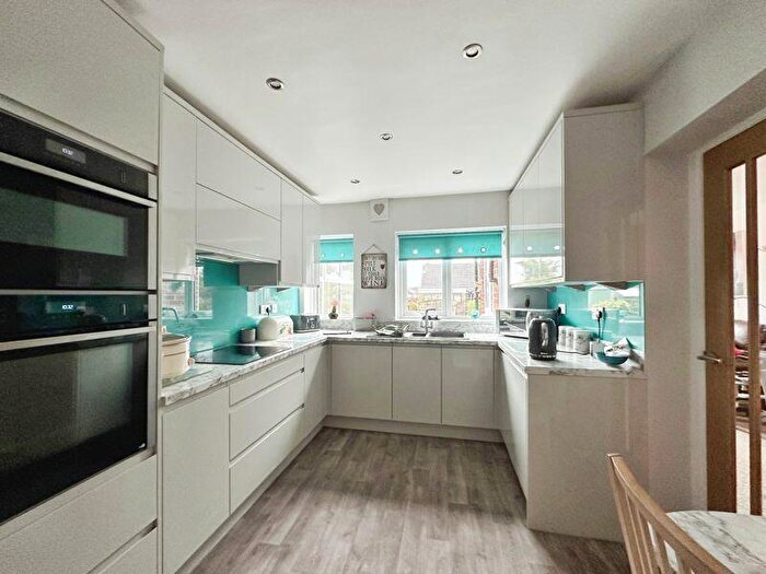 4 Bedroom Link Detached House For Sale In Buckingham Drive, Bury, BL8