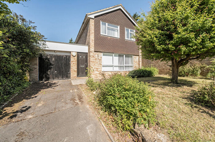 3 Bedroom Detached House For Sale In Warwick Crescent, Charlton Kings, Cheltenham, GL52