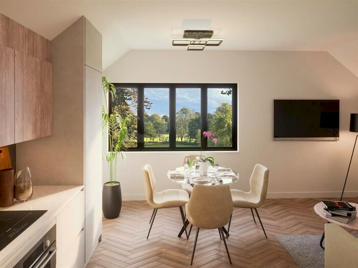 2 Bedroom Flat For Sale In Carna Court, Bell Street, Reigate, RH2