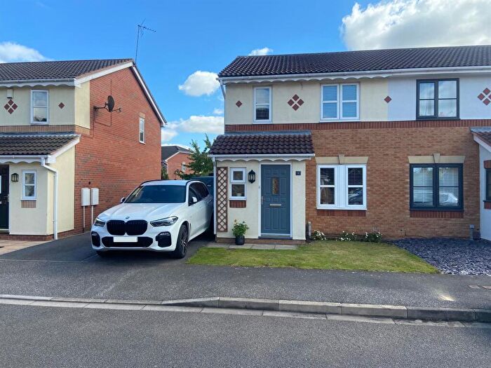 3 Bedroom Semi-Detached House For Sale In Barley Way, Newark, NG24