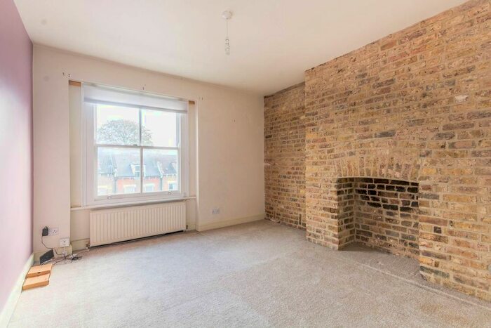2 Bedroom Flat To Rent In Lea Bridge Road, Clapton, London, E5
