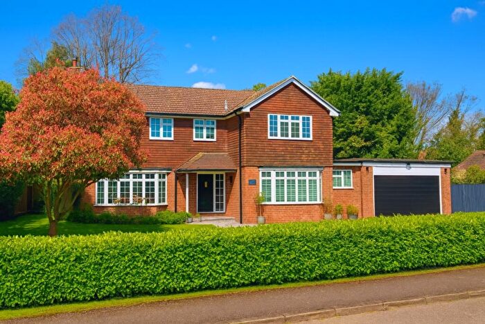 5 Bedroom Detached House To Rent In Holmwood Close East Horsley, KT24