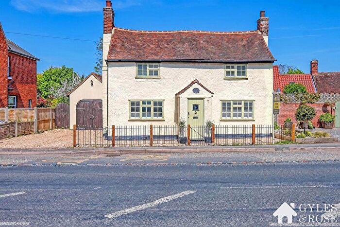 3 Bedroom Detached House For Sale In Colchester Road, Ardleigh, CO7